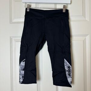 Forever 21 Black Cropped Activewear Leggings‎ Women Size S